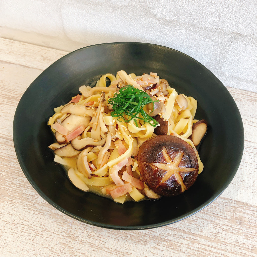 🍂秋の限定メニュー！キノコとベーコンの醤油バターパスタ🍄